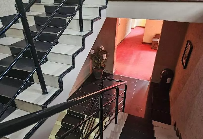 Bridgeview Hotel & Conference Centre