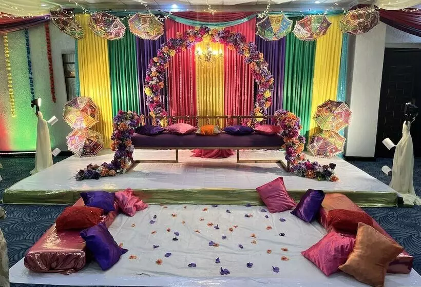 Bridgeview Hotel & Conference Centre