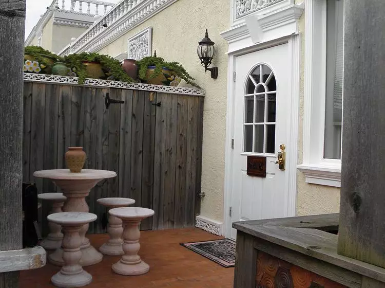 فندق Dover Garden Suites