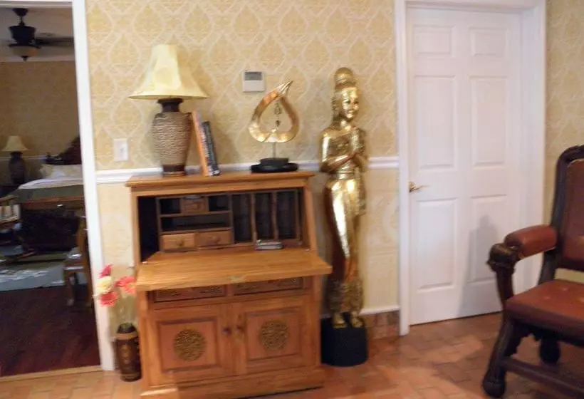 فندق Dover Garden Suites