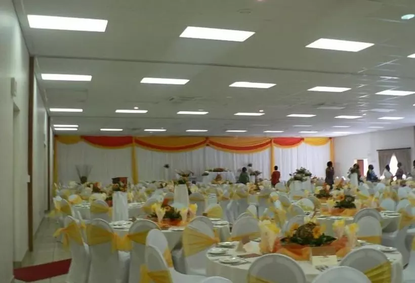 هتل Karibu Leisure Resort