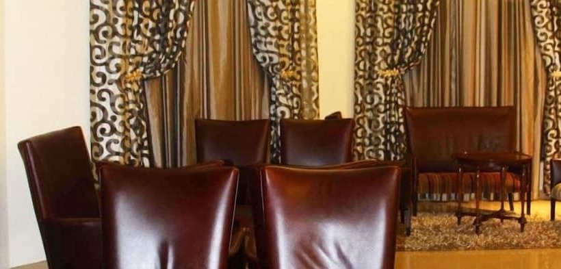 فندق Karibu Leisure Resort