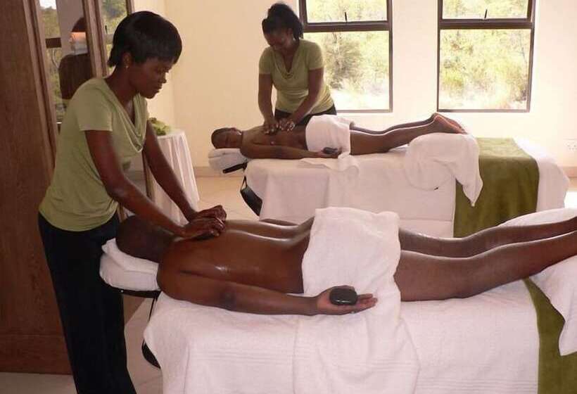 فندق Karibu Leisure Resort