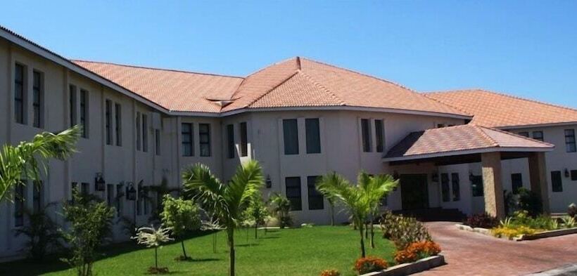 فندق Karibu Leisure Resort