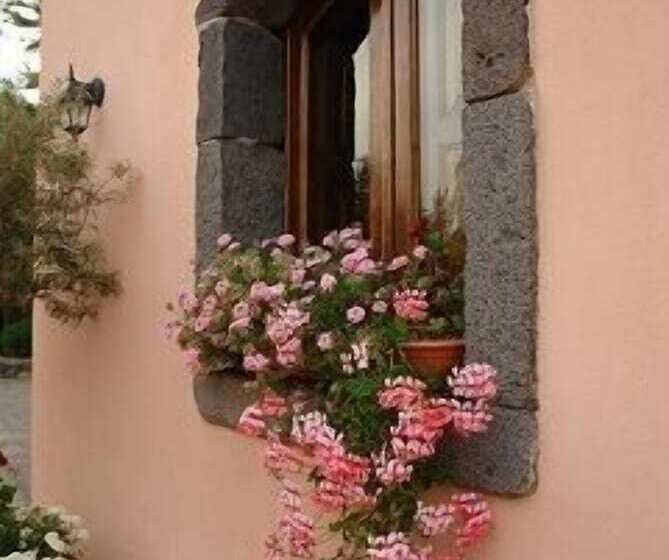 ホテル La Grevillea