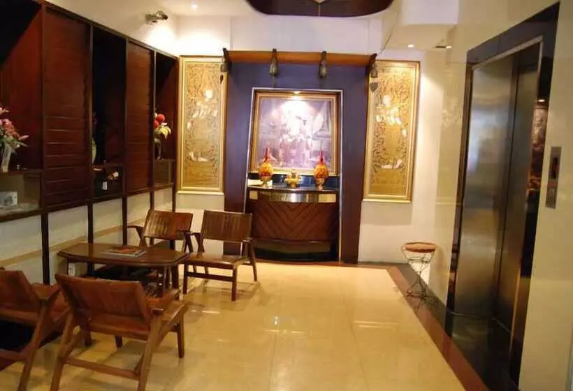 هتل Rambuttri House