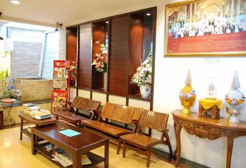 هتل Rambuttri House