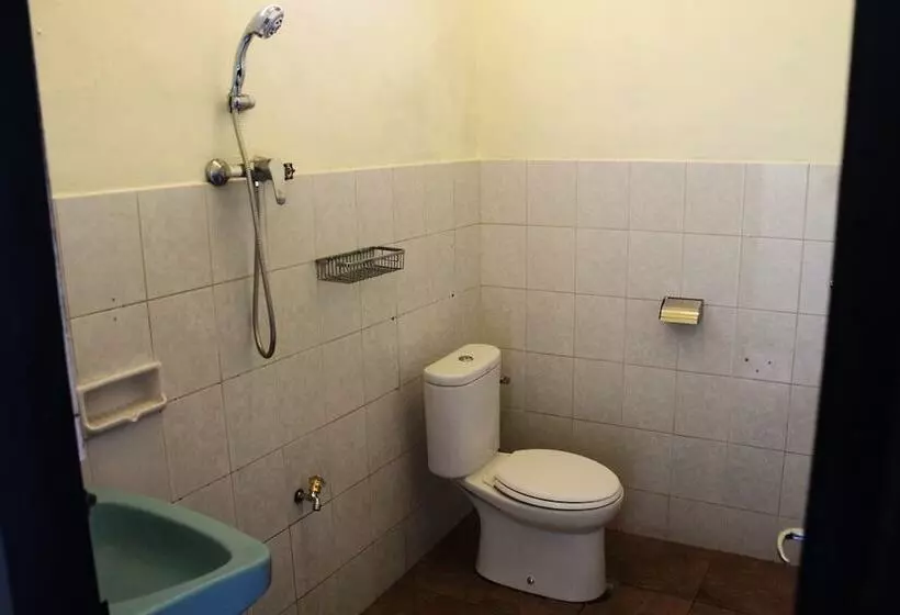 בית מלון כפרי Ray Beach Inn