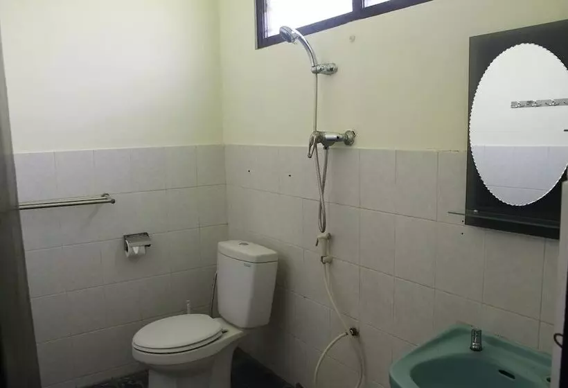 בית מלון כפרי Ray Beach Inn