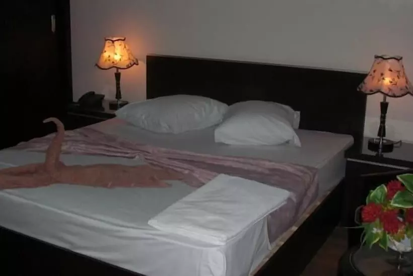 پانسیون Cairo Plaza Guest House
