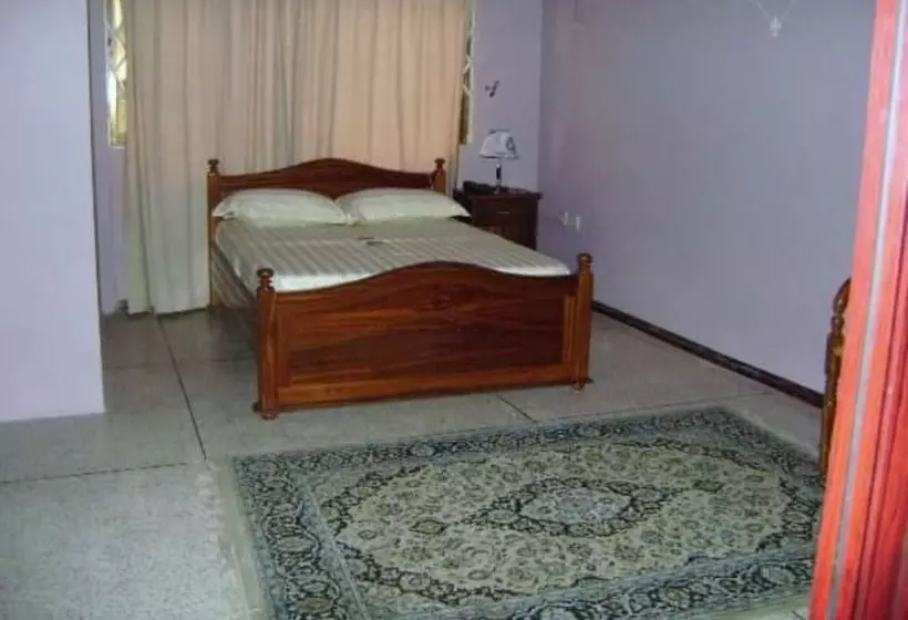 ペンション East Airport Guesthouse