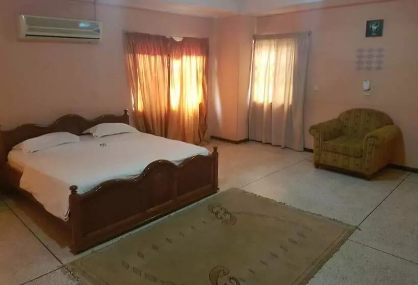 ペンション East Airport Guesthouse