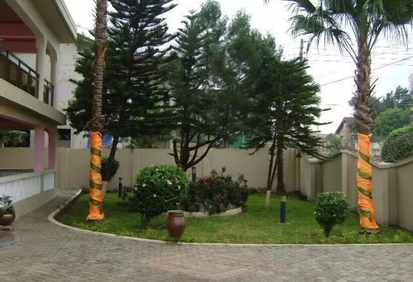 ペンション East Airport Guesthouse