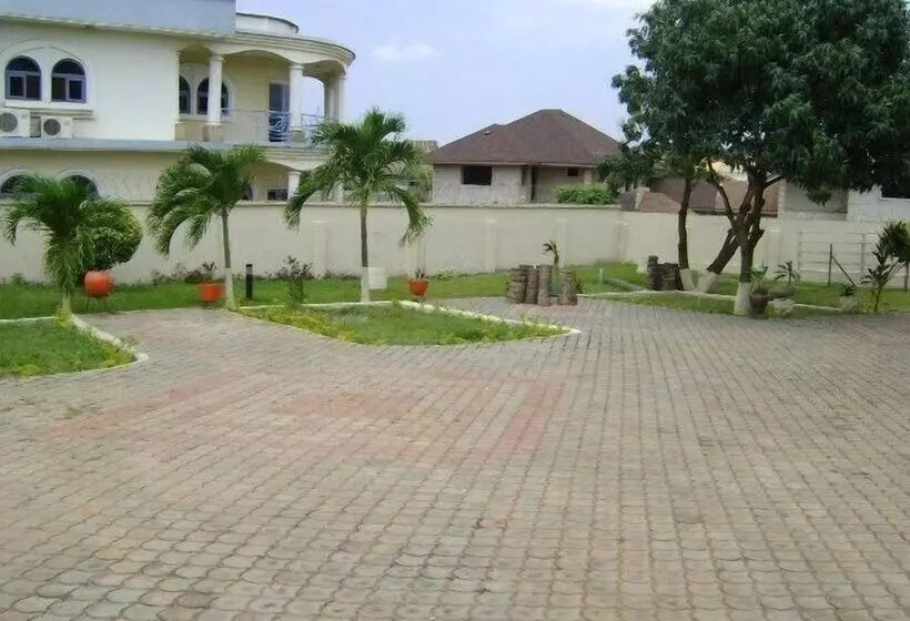 ペンション East Airport Guesthouse