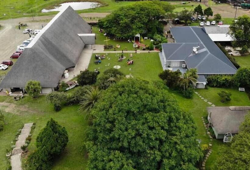 ペンション Nauntons Guest House