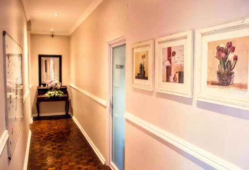 Pensão Nauntons Guest House