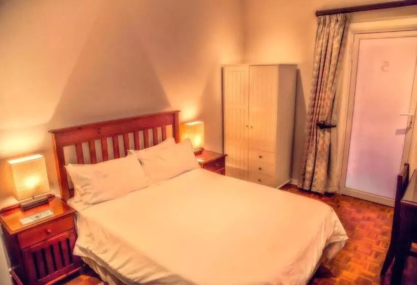 Pensão Nauntons Guest House