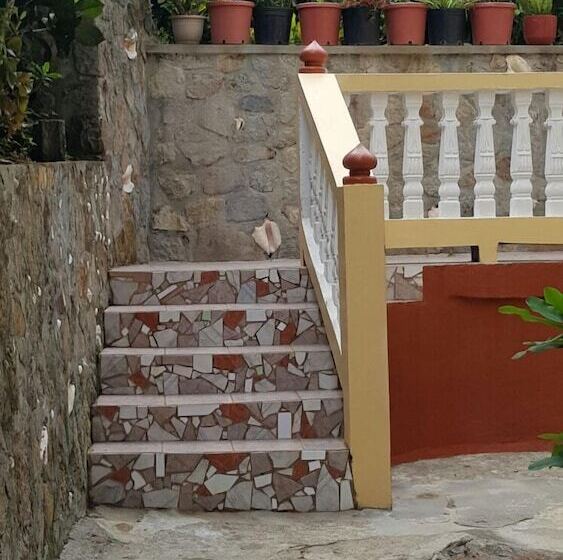 پانسیون River Side House