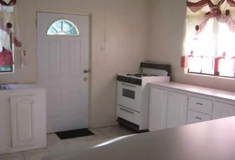 پانسیون River Side House