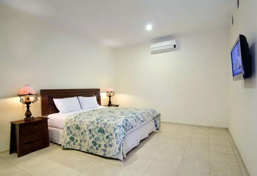 Pensió Teja Home Stay