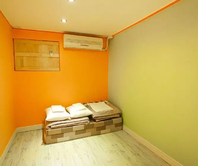 Popcorn Hostel Busan Station