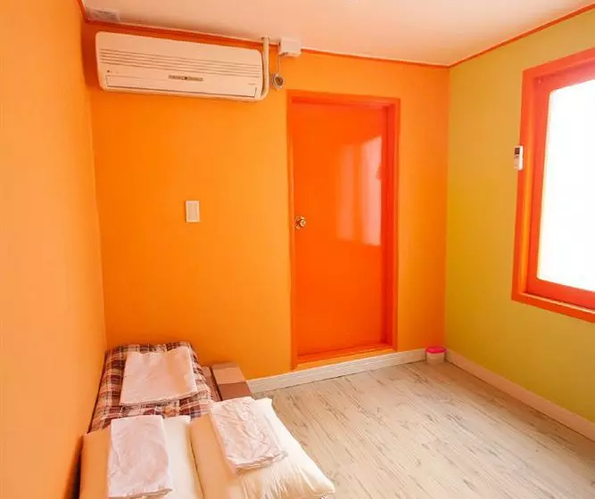 Popcorn Hostel Busan Station