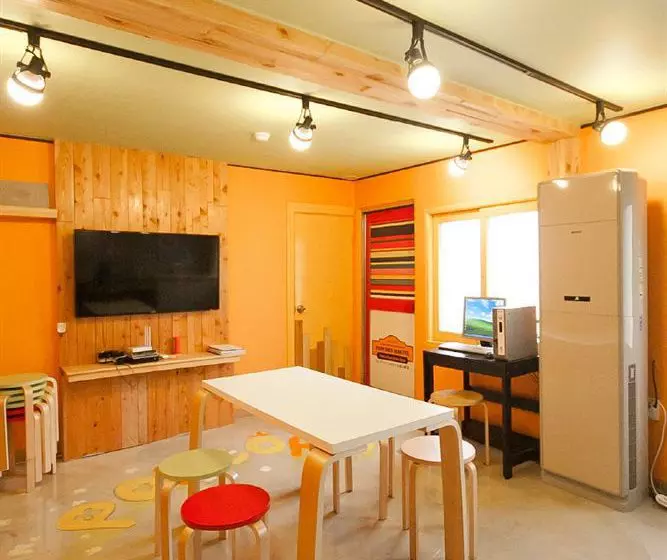 Popcorn Hostel Busan Station