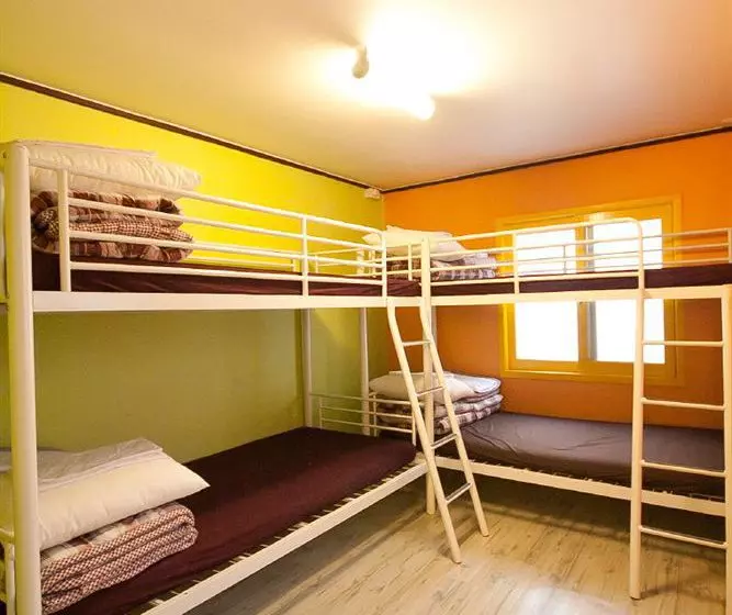 Popcorn Hostel Busan Station