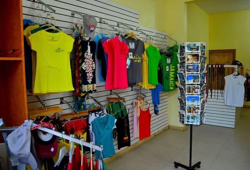 استراحتگاه Donway, A Jamaican Style Village