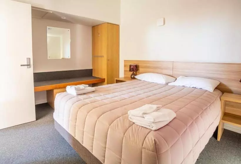Christchurch Park Motel