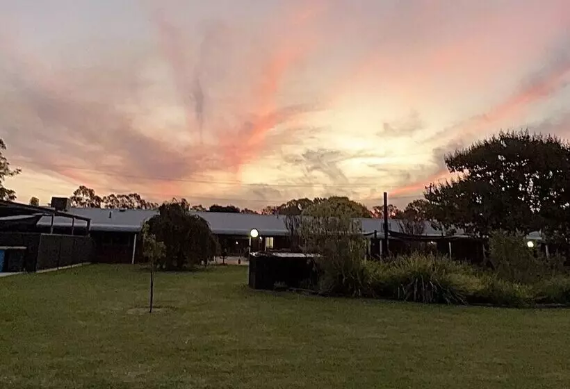 Greenways Holiday Units