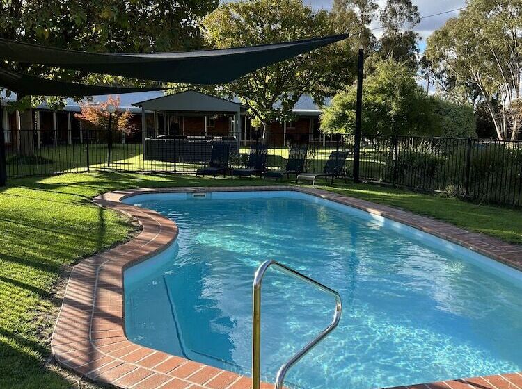 Greenways Holiday Units