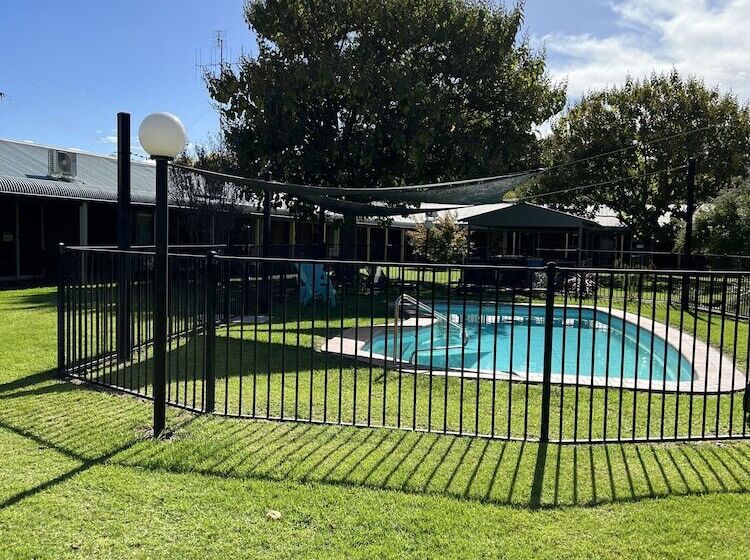 Greenways Holiday Units