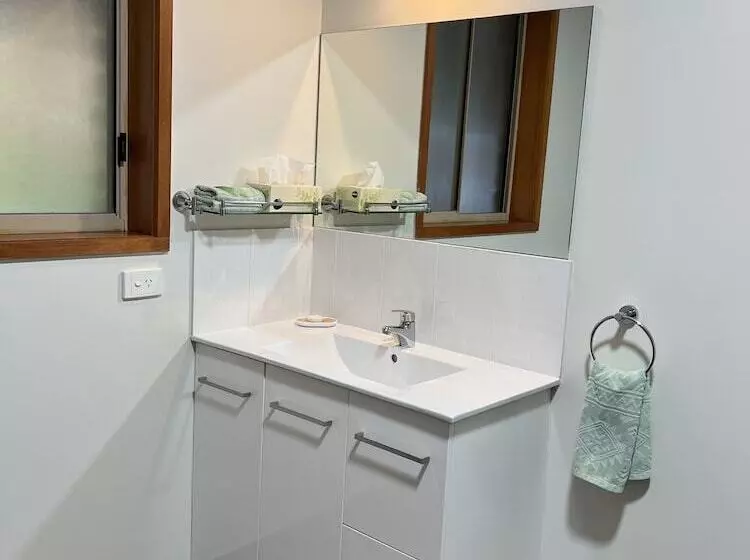 Greenways Holiday Units