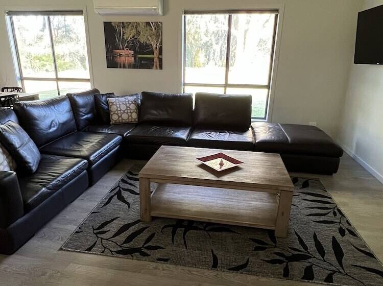 Greenways Holiday Units