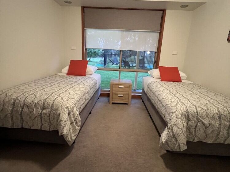 Greenways Holiday Units