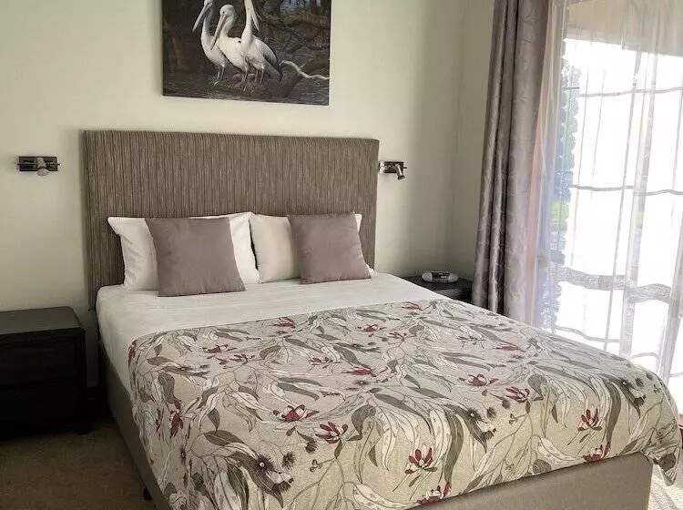 Greenways Holiday Units