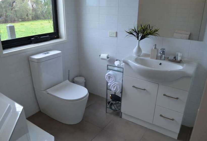 Hilltop Apartments Phillip Island   Adults Only