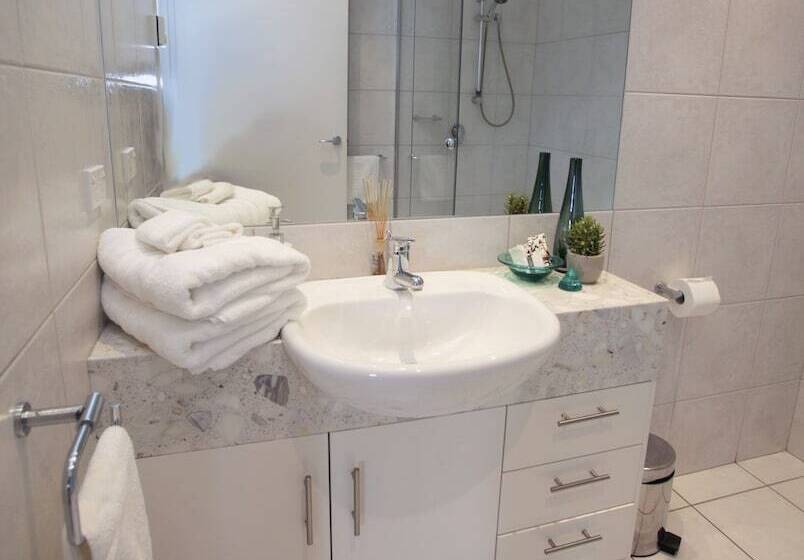 Hilltop Apartments Phillip Island   Adults Only