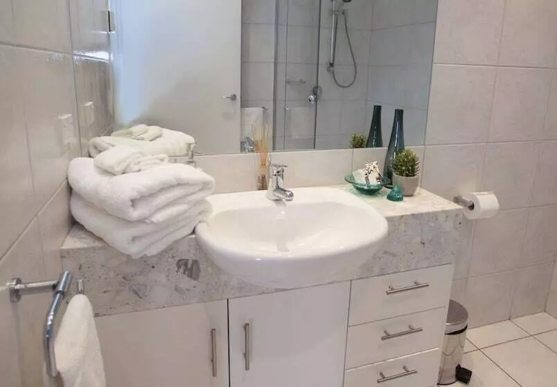 Hilltop Apartments Phillip Island   Adults Only