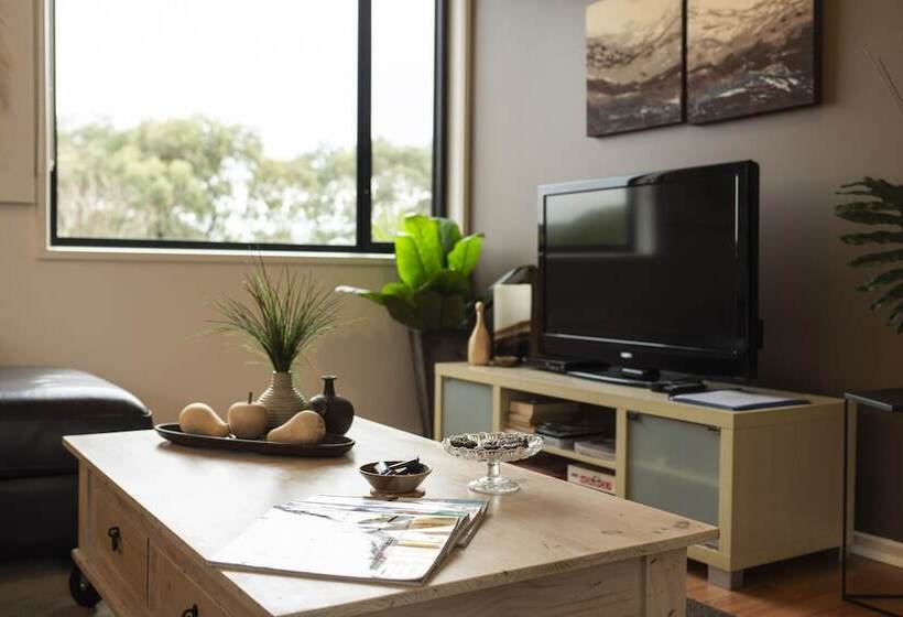Hilltop Apartments Phillip Island   Adults Only