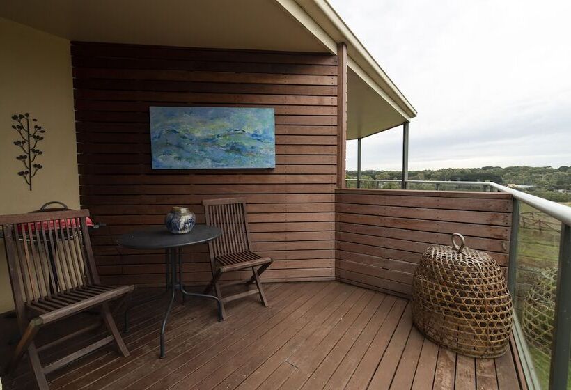 Hilltop Apartments Phillip Island   Adults Only