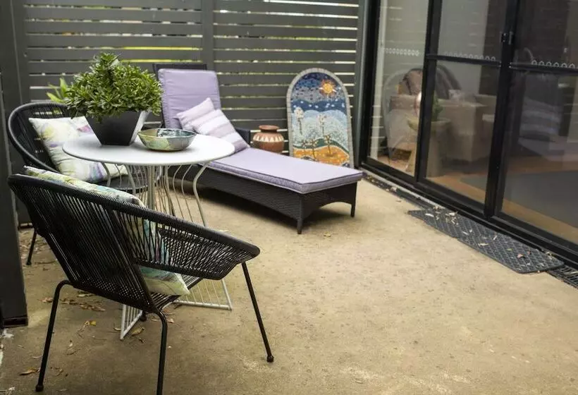 Hilltop Apartments Phillip Island   Adults Only