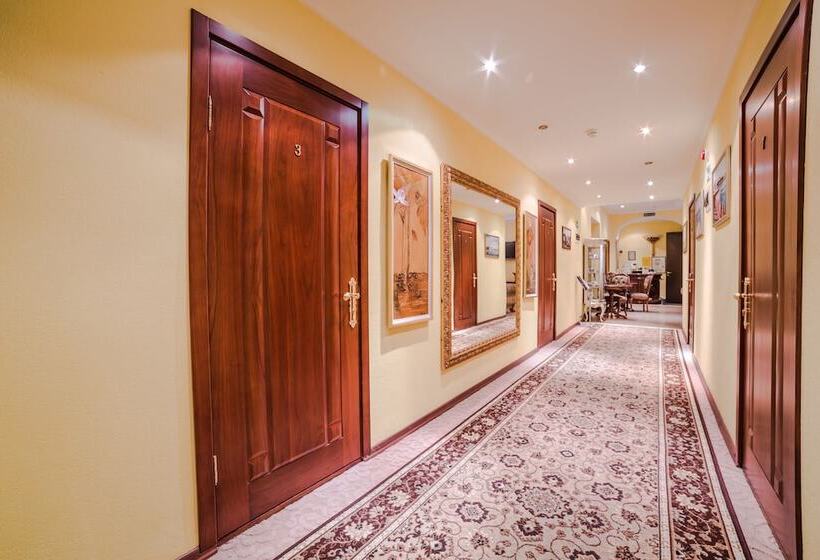 ホテル Ajur Classik