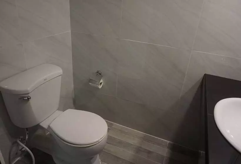 هتل Bangkok Travel Suites