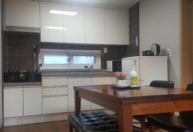 The Bs Hotel Busan Station