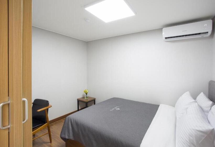 The Bs Hotel Busan Station