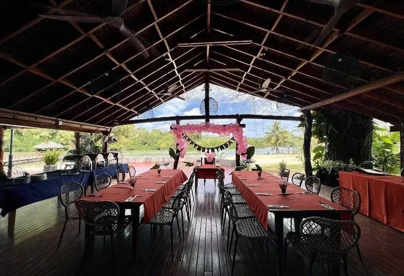 هتل Mg Cocomo Resort Vanuatu