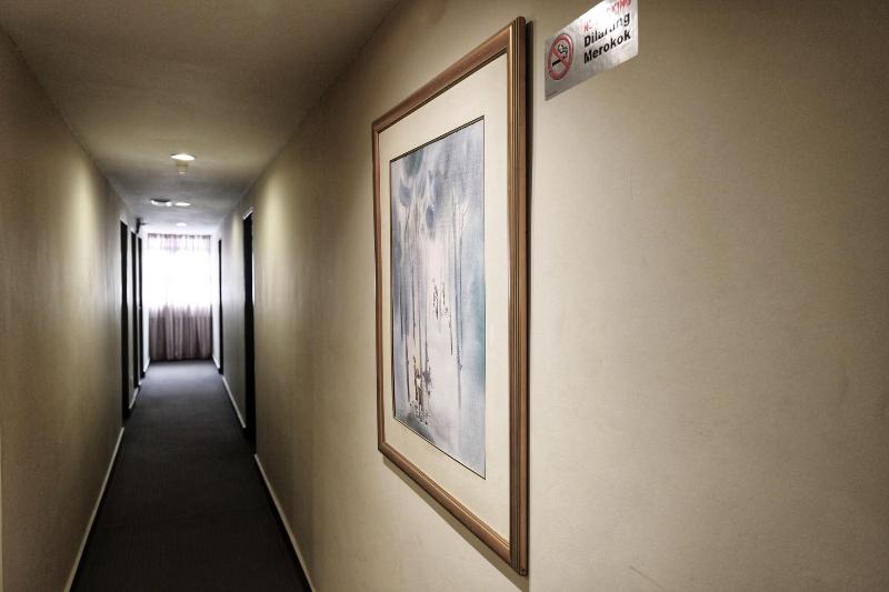 Отель Orkid Inn Puchong