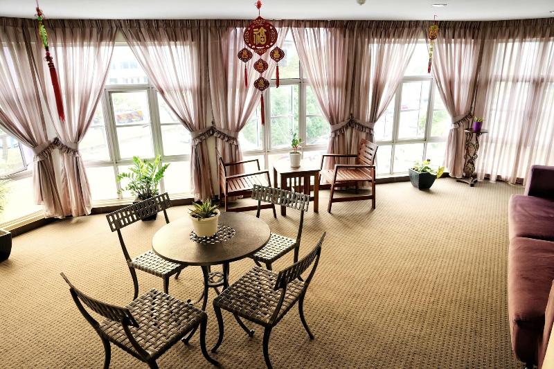 Отель Orkid Inn Puchong